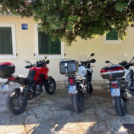 Apartments Antonija Punta Skala Next To Falkensteiner Resort Petrcane Ngoại thất bức ảnh