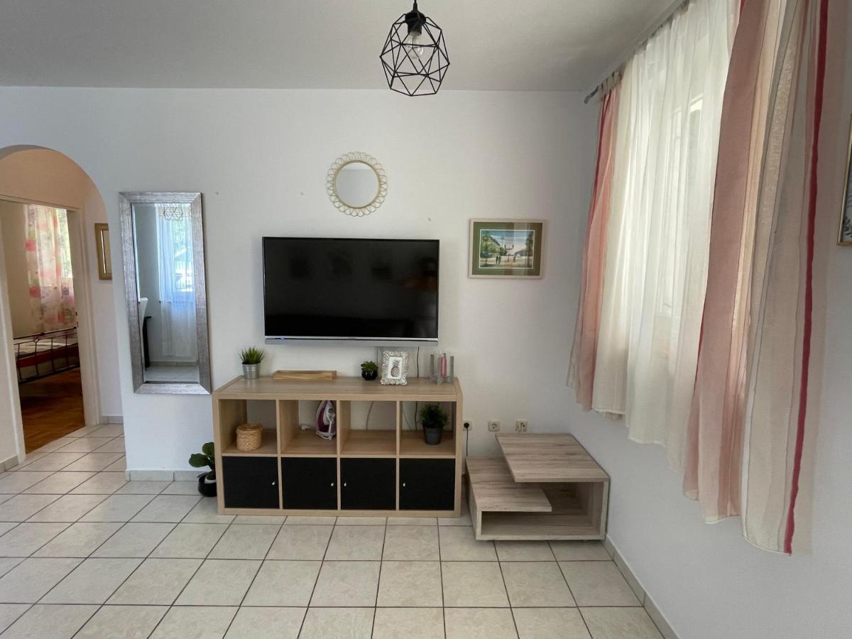 Apartments Antonija Punta Skala Next To Falkensteiner Resort Petrcane Ngoại thất bức ảnh
