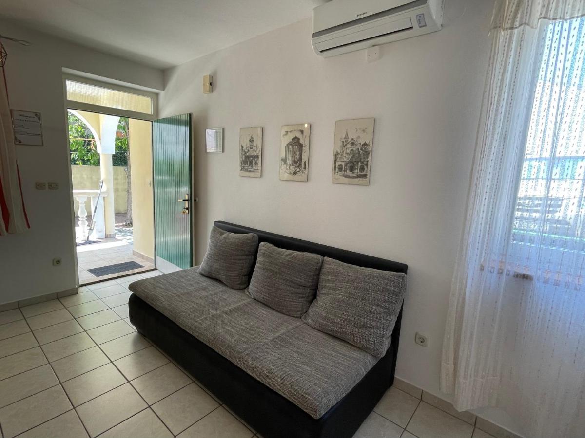 Apartments Antonija Punta Skala Next To Falkensteiner Resort Petrcane Ngoại thất bức ảnh
