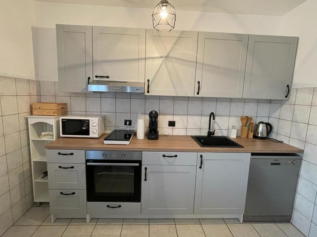 Apartments Antonija Punta Skala Next To Falkensteiner Resort Petrcane Ngoại thất bức ảnh