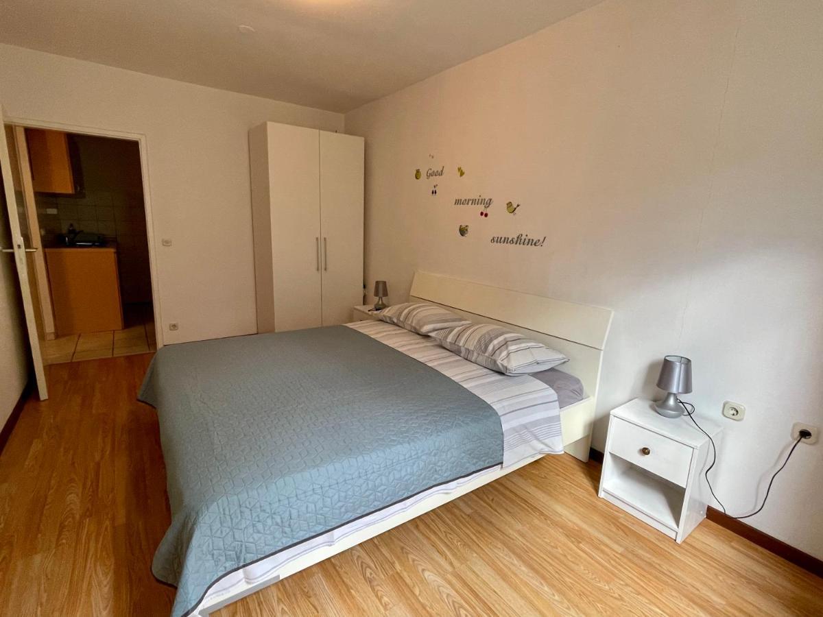 Apartments Antonija Punta Skala Next To Falkensteiner Resort Petrcane Ngoại thất bức ảnh