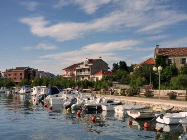 Apartments Antonija Punta Skala Next To Falkensteiner Resort Petrcane Ngoại thất bức ảnh
