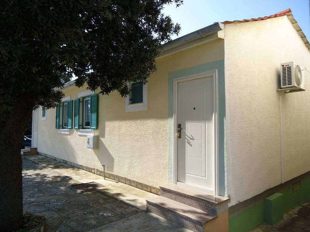 Apartments Antonija Punta Skala Next To Falkensteiner Resort Petrcane Ngoại thất bức ảnh