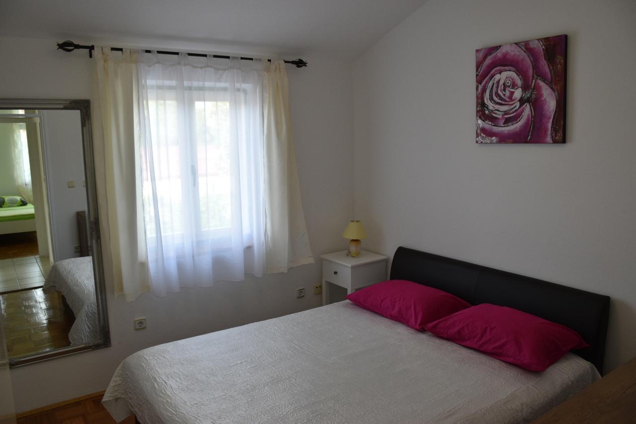 Apartments Antonija Punta Skala Next To Falkensteiner Resort Petrcane Ngoại thất bức ảnh