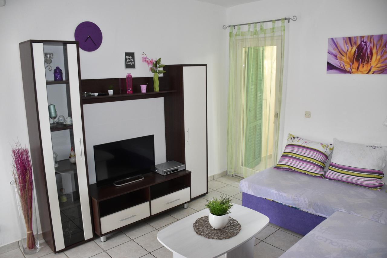 Apartments Antonija Punta Skala Next To Falkensteiner Resort Petrcane Ngoại thất bức ảnh