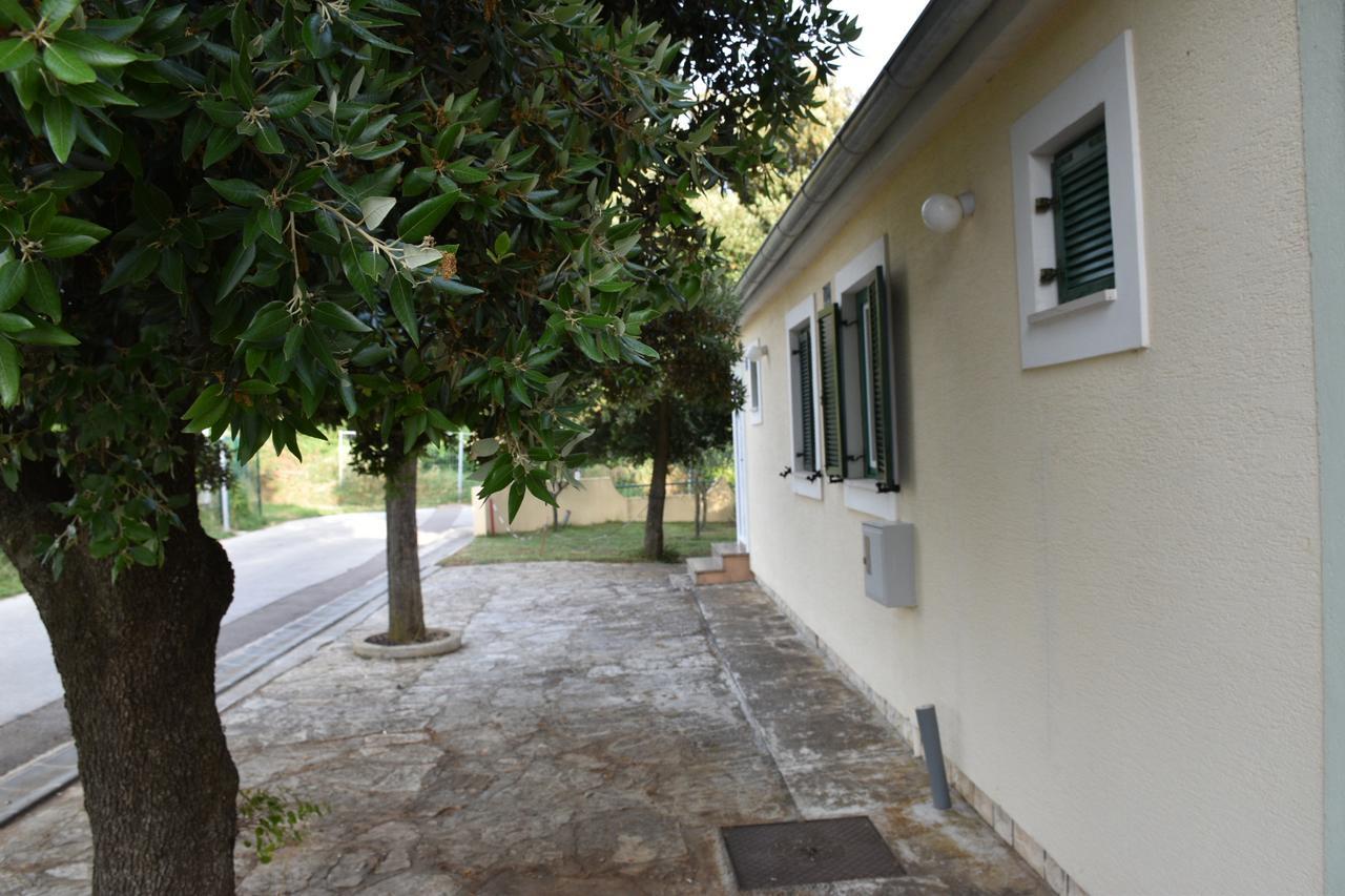 Apartments Antonija Punta Skala Next To Falkensteiner Resort Petrcane Ngoại thất bức ảnh